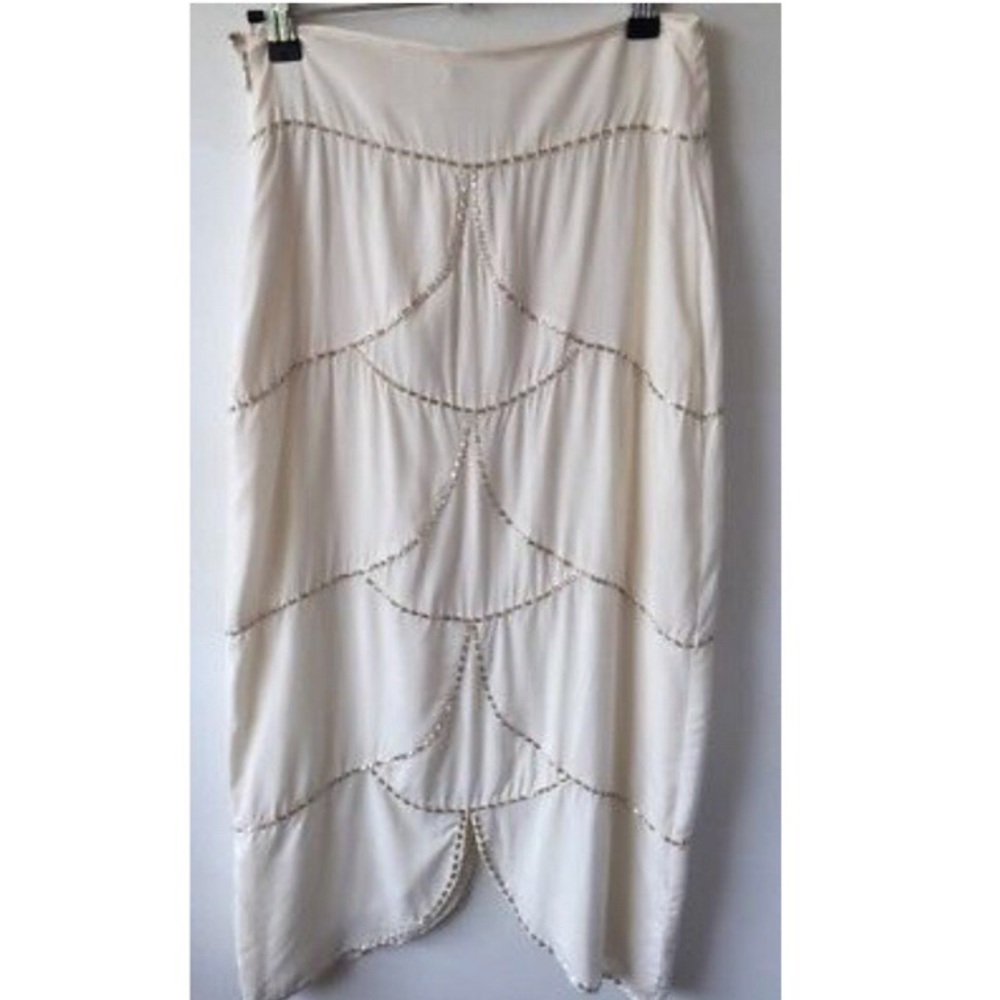 Flannel AU. Mirage skirt with beading